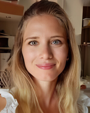 Anne Laure PEL&Eacute;